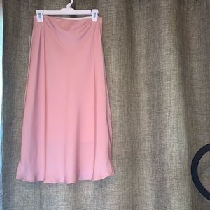 Comfortable pink midi skirt
